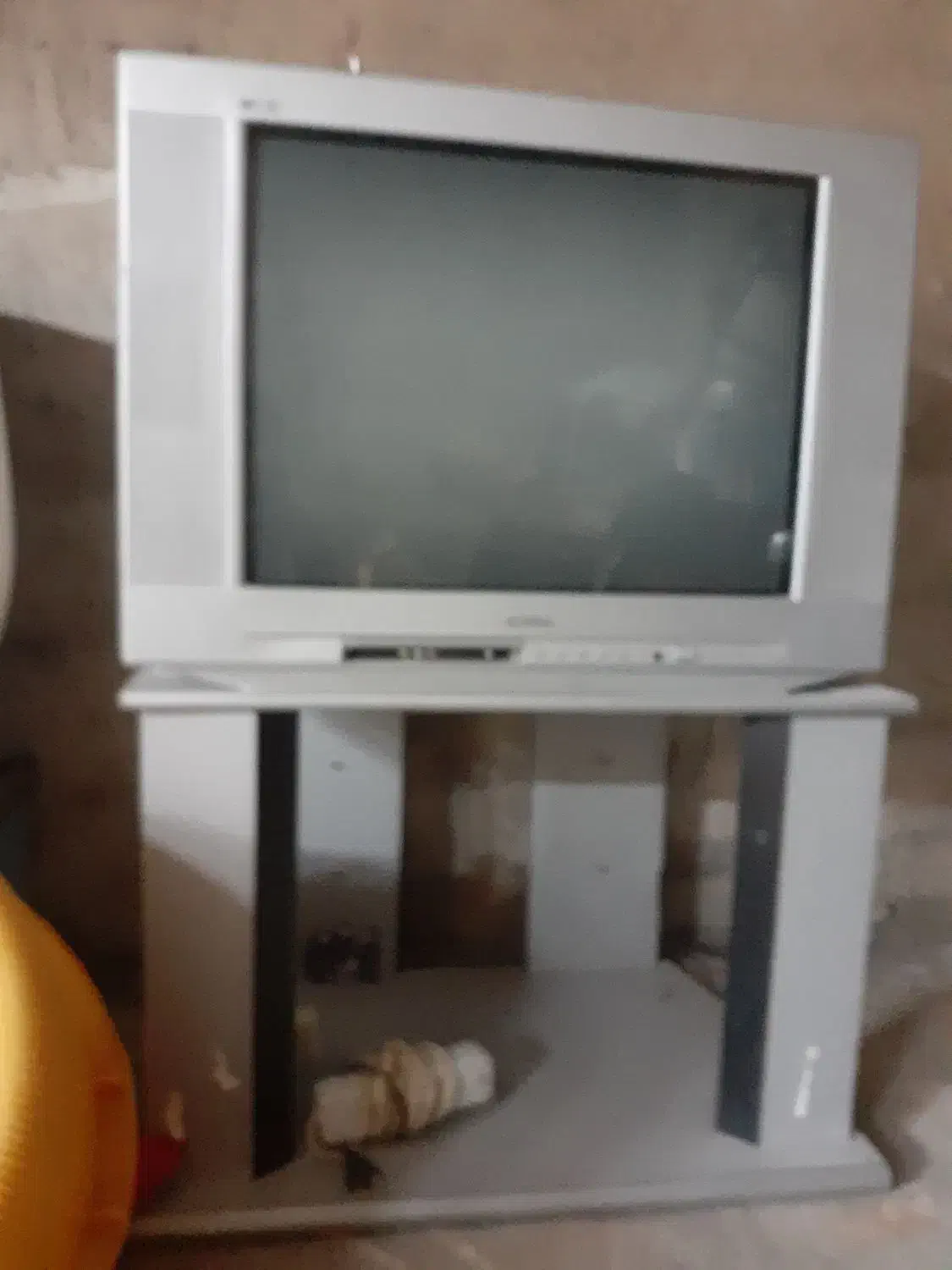 تلوزیون ۲۹ اینچ|تلویزیون و پروژکتور|لردگان, |دیوار