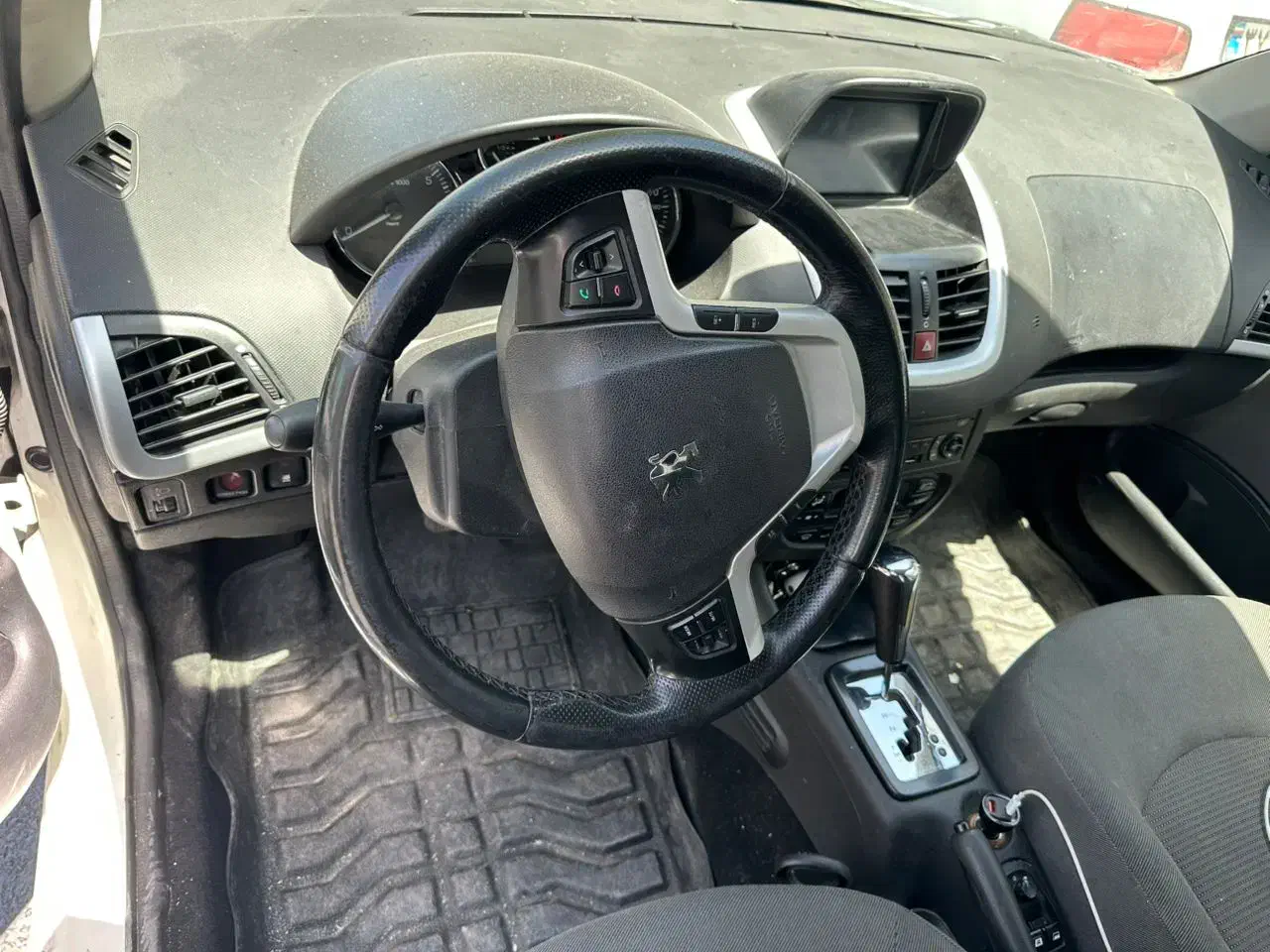 فروش خودرو207پانا سقف شیشه ای مدل 1400|خودرو سواری و وانت|یاسوج, |دیوار