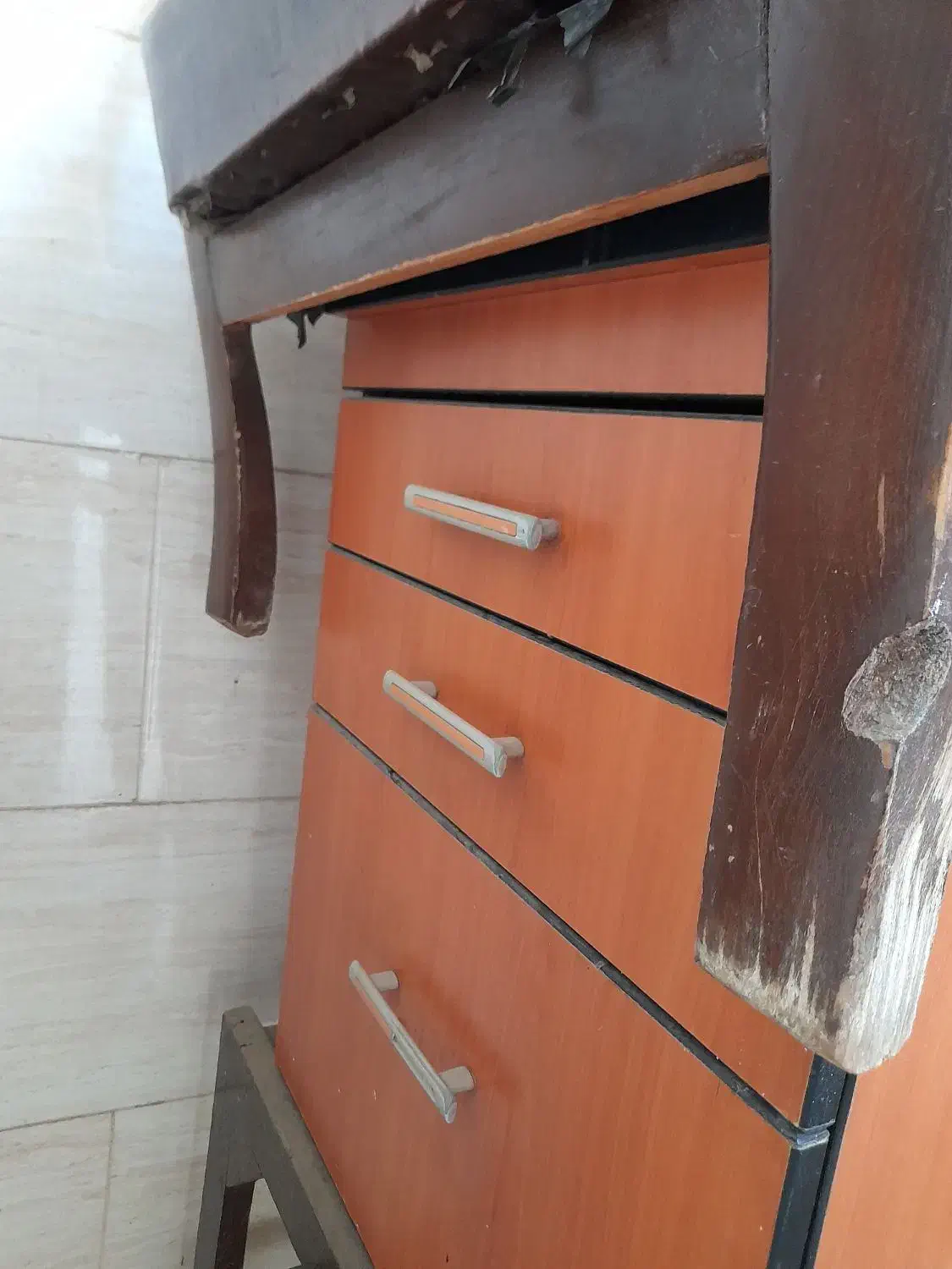 صندلی وتخته|صندلی و نیمکت|مسجد سلیمان, |دیوار