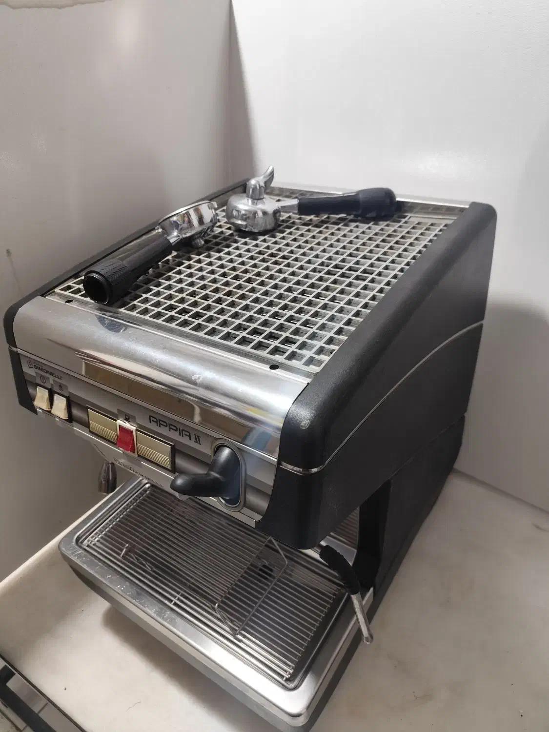 دستگاه  قهوه ساز سیمونلی آپیا تک گروپ|سماور، چای‌ساز، قهوه‌ساز|بروجن, |دیوار