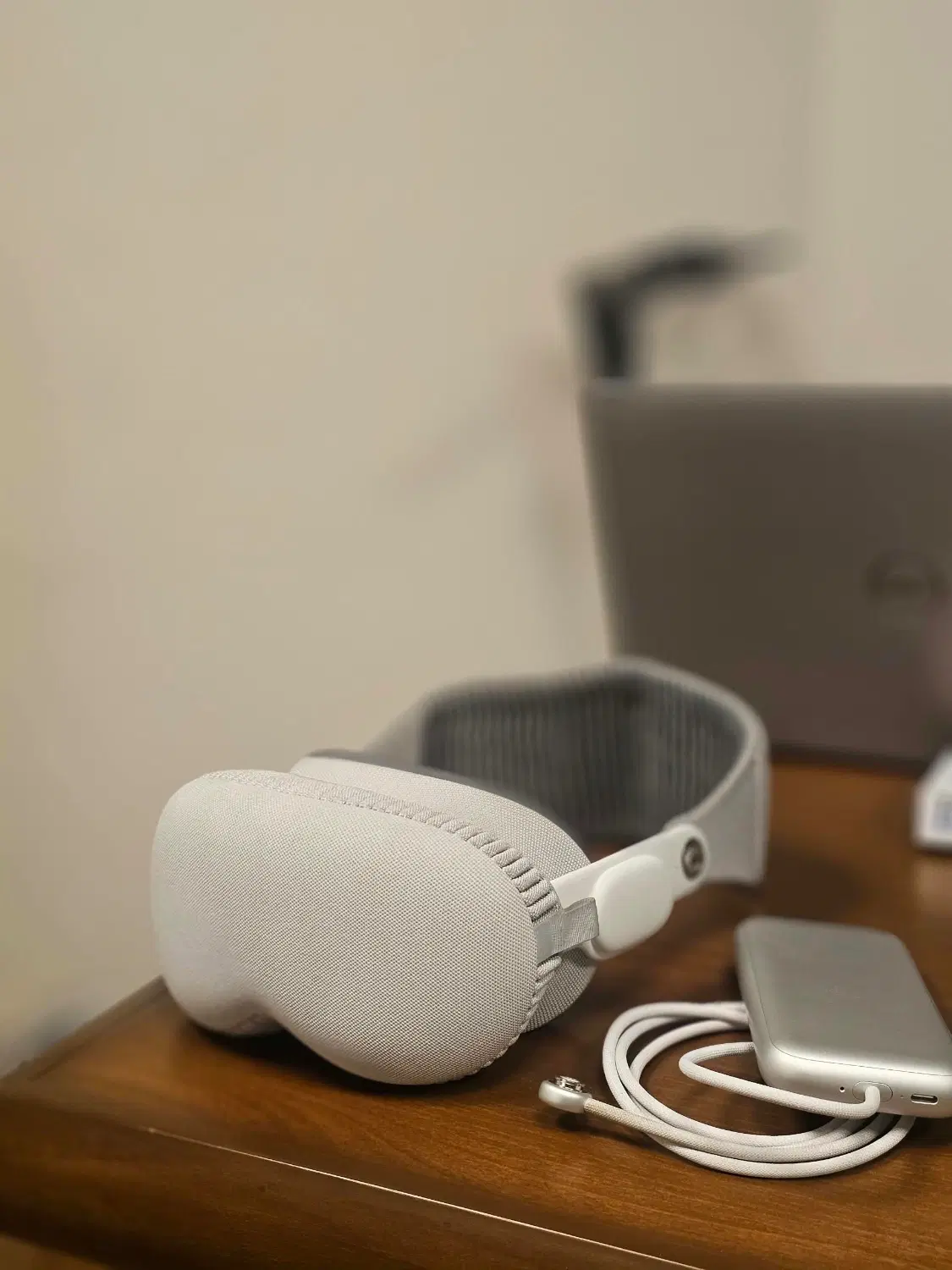 Apple vision اپل ویژن یک ترابایت فقط آنباکس شده|موبایل|تهران, طرشت|دیوار