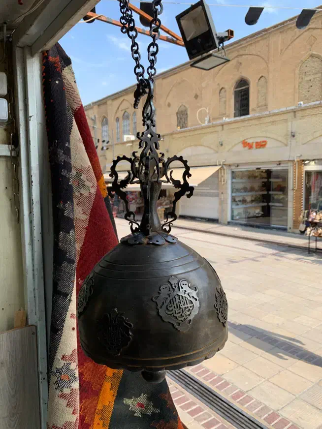 کلاه خود|کلکسیون اشیاء عتیقه|شیراز, بازار|دیوار