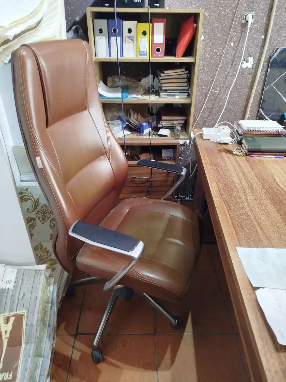 میز و صندلی اداری|مبلمان اداری|قرچک, زیبا شهر|دیوار