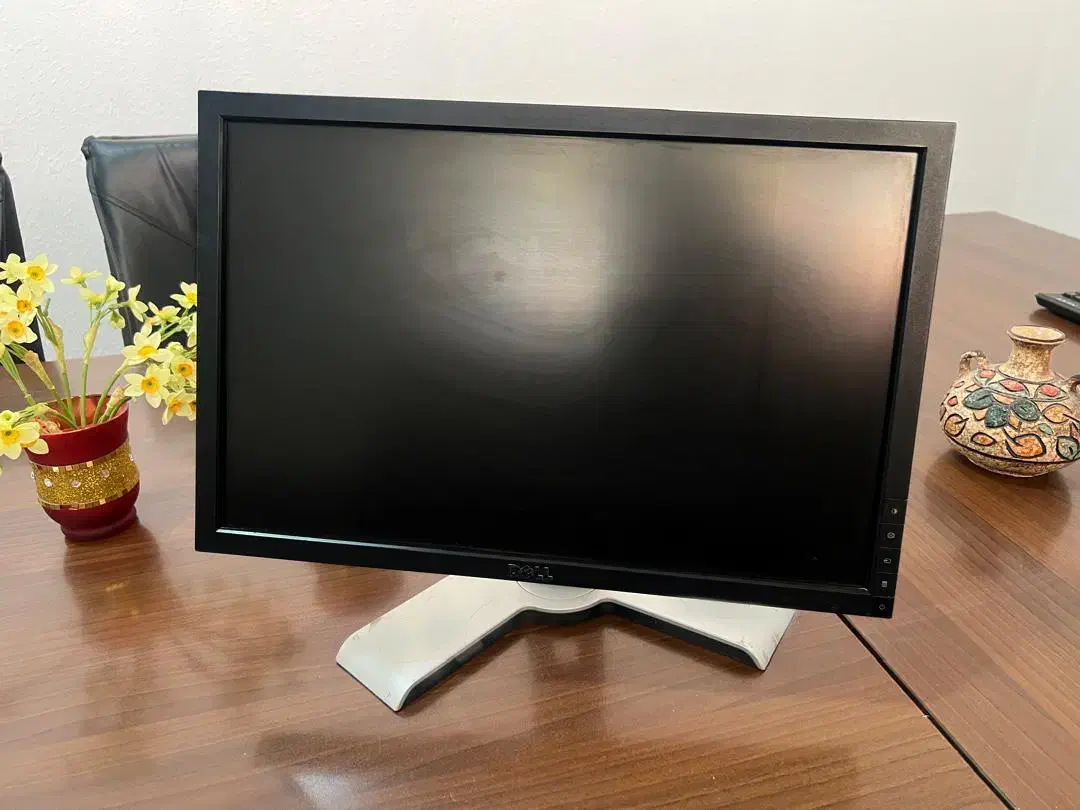 فروش تعدادی  کیس و مانیتور سالم|رایانه رومیزی|بوشهر, |دیوار