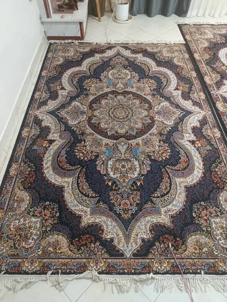 یک جفت شش متری /یکی نه متری|فرش|صدرا-فارس, فاز ۱|دیوار