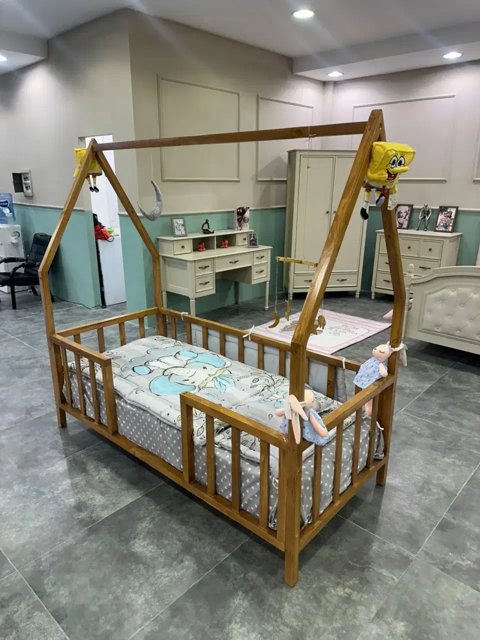 میزتحریر تخت کمد ویترین|تخت و صندلی بچه|چهاردانگه (تهران), |دیوار