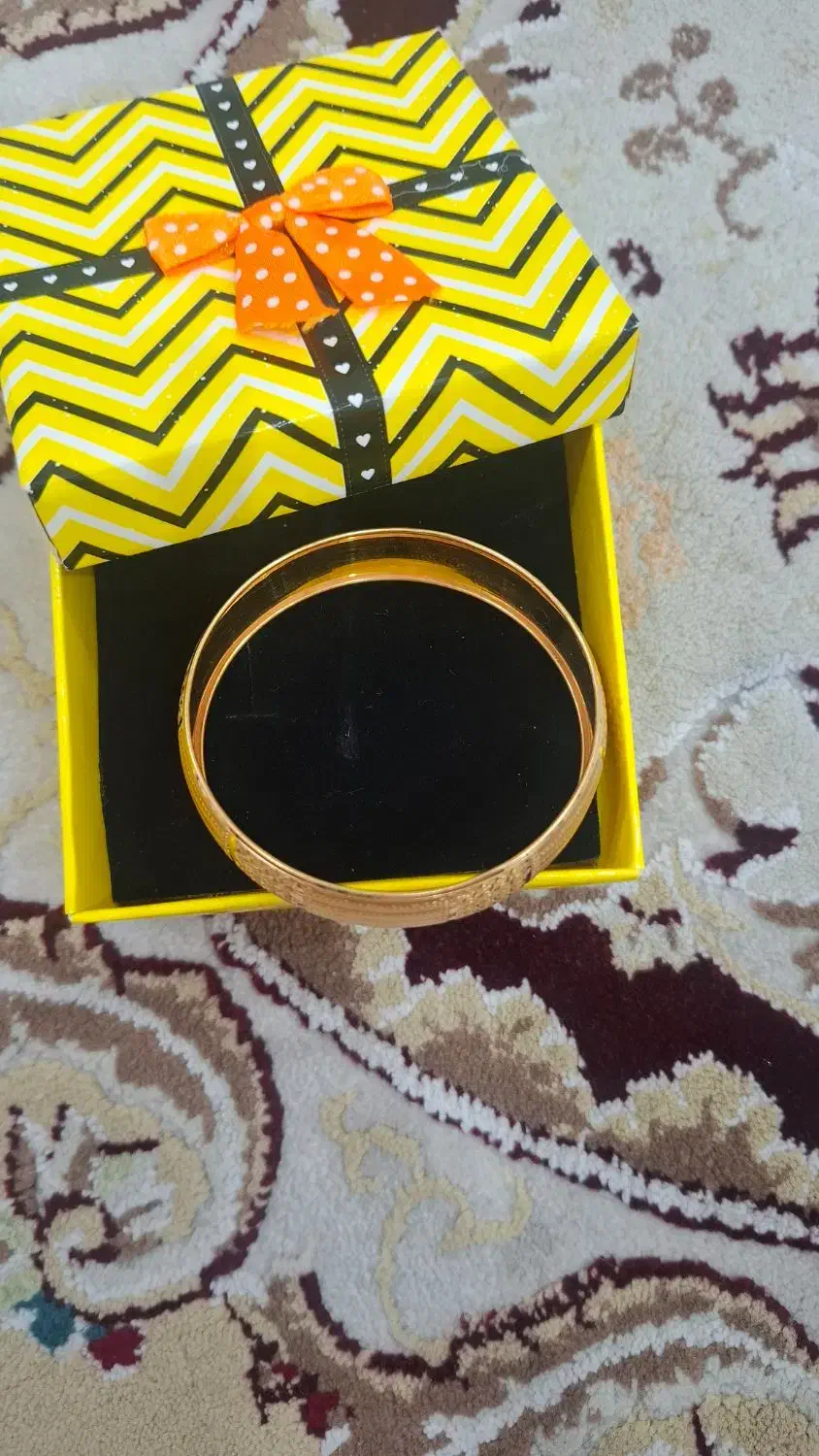 تکپوش|جواهرات|اهواز, سپیدار|دیوار