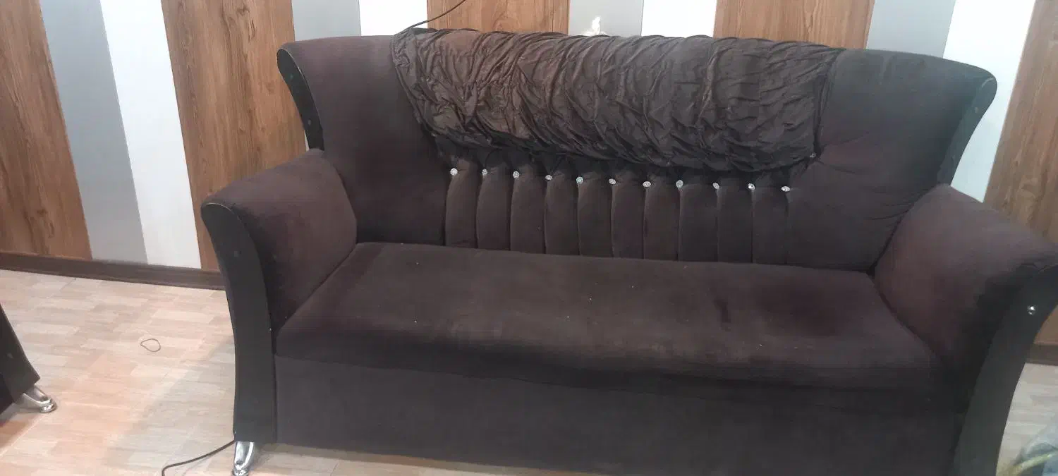 فروش فوری مبل ۷نفره با گل میز واینه قدی فوری|مبلمان خانگی و میز عسلی|یزد, |دیوار