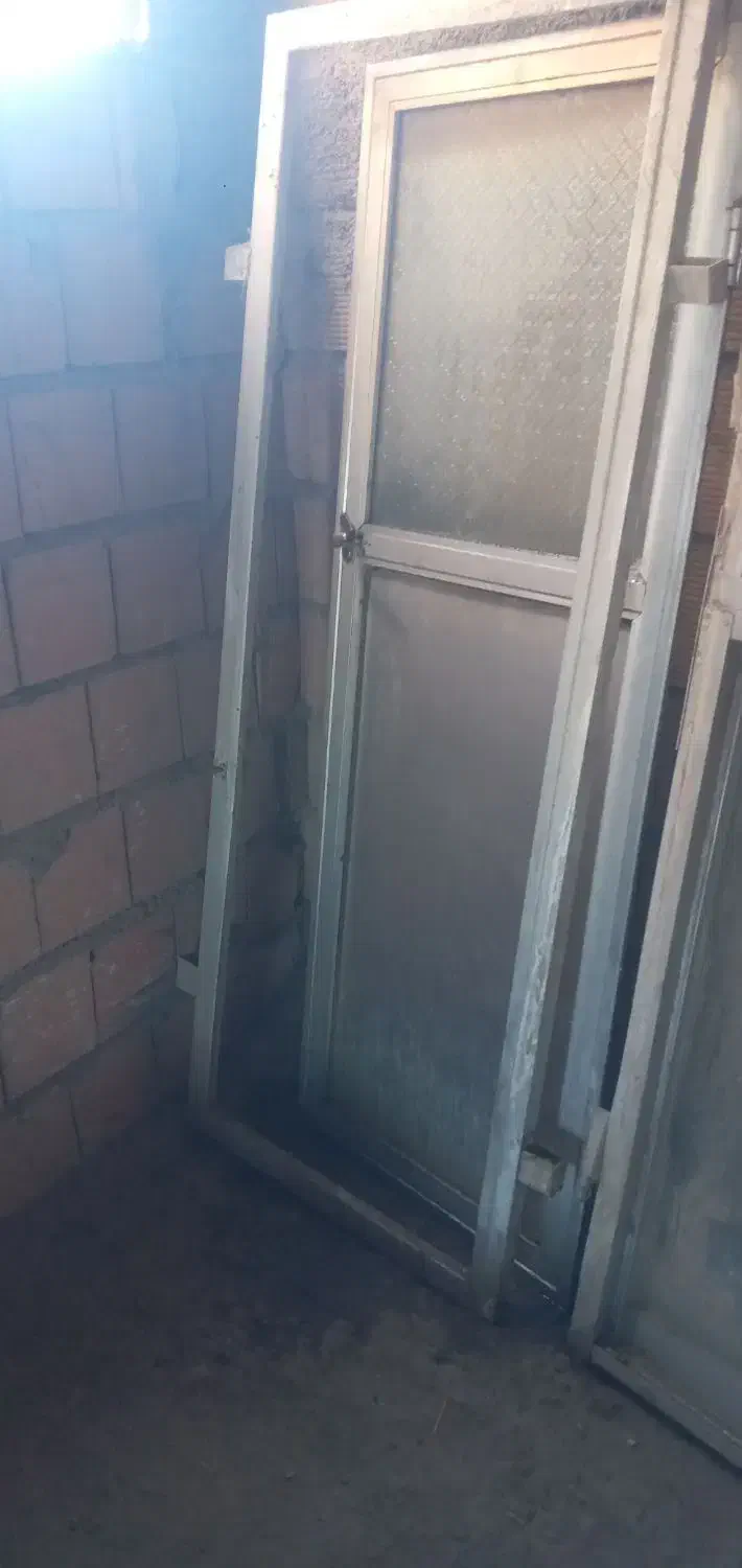 درب ورودی،پنجره اتاق ،پنجره اشپزخانه،درب سرویس|مصالح و تجهیزات ساختمان|خان ببین, |دیوار