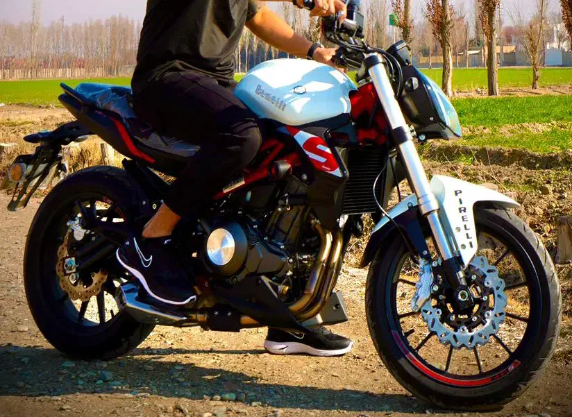 بنلی دو سیلندر(۲۴۹) معاوضه با موتورسیکلت یا خودرو|موتورسیکلت|کرج, کوی زنبق|دیوار