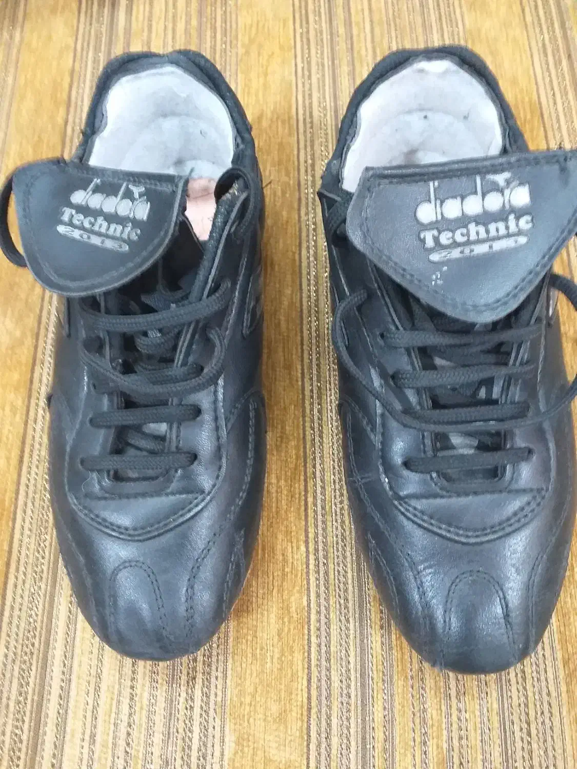 کفش فوتبال چمنی TECHNiC|کیف، کفش، کمربند|بهبهان, |دیوار