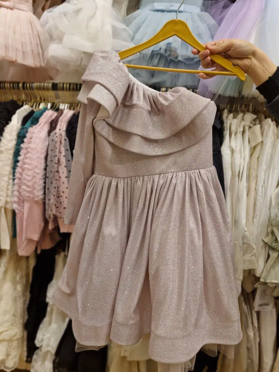 لباس مجلسی دخترونه (سایز 6)|کفش و لباس بچه|ری, دیلمان|دیوار