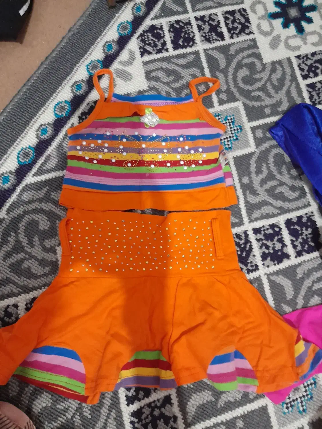 تعدادی لباس نوزادی دخترانه|لباس|گلبهار, نوبهار|دیوار