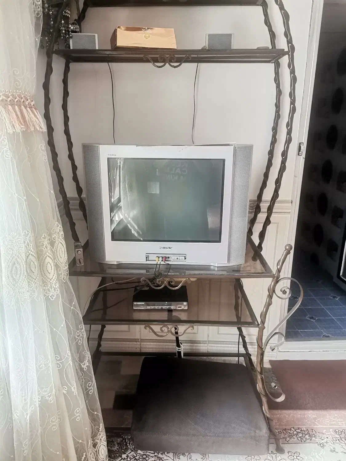 تلویزیون 21 اینچ|تلویزیون و پروژکتور|جلین, |دیوار