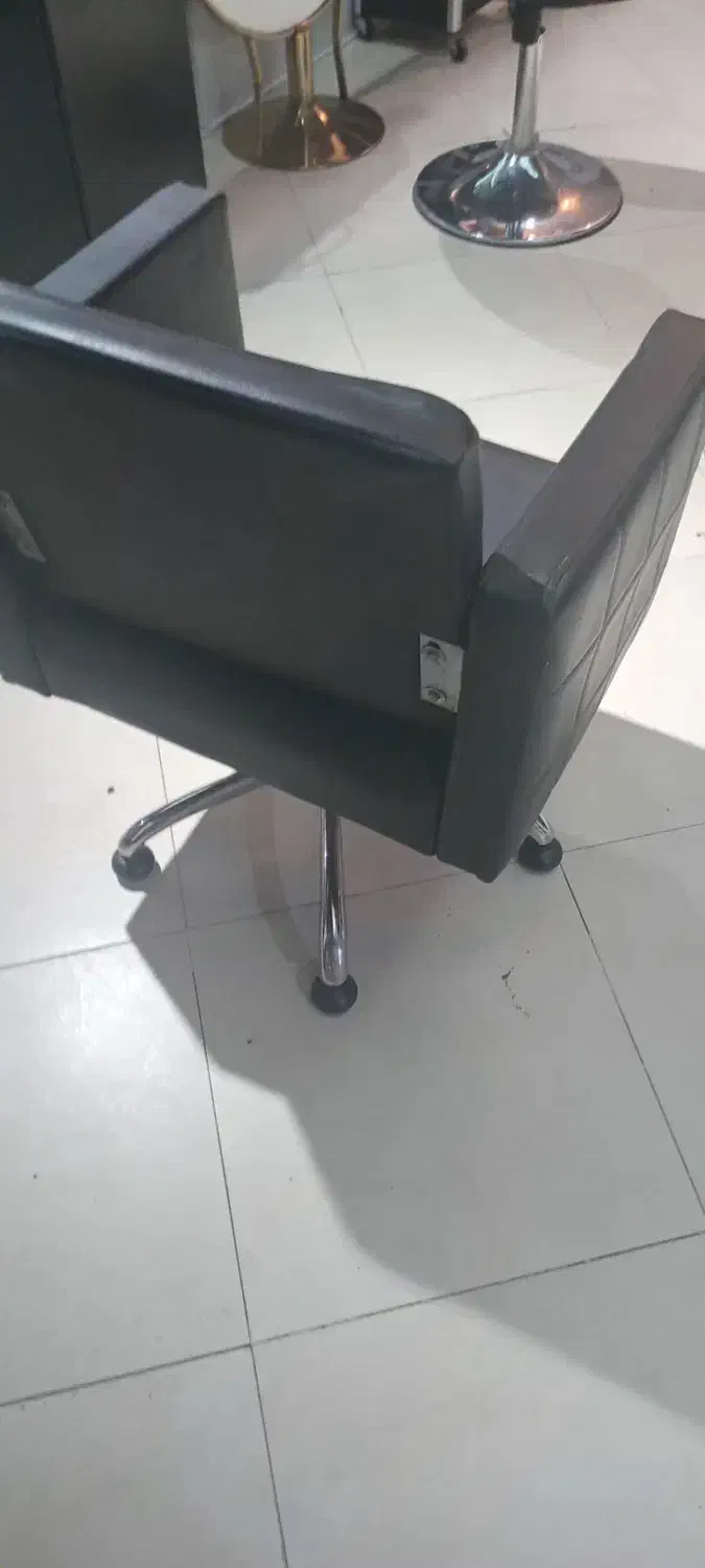 اجاره صندلی در آرایشگاه مرکزشهر|اجارهٔ دفتر کار، اتاق اداری، مطب|کیش, |دیوار