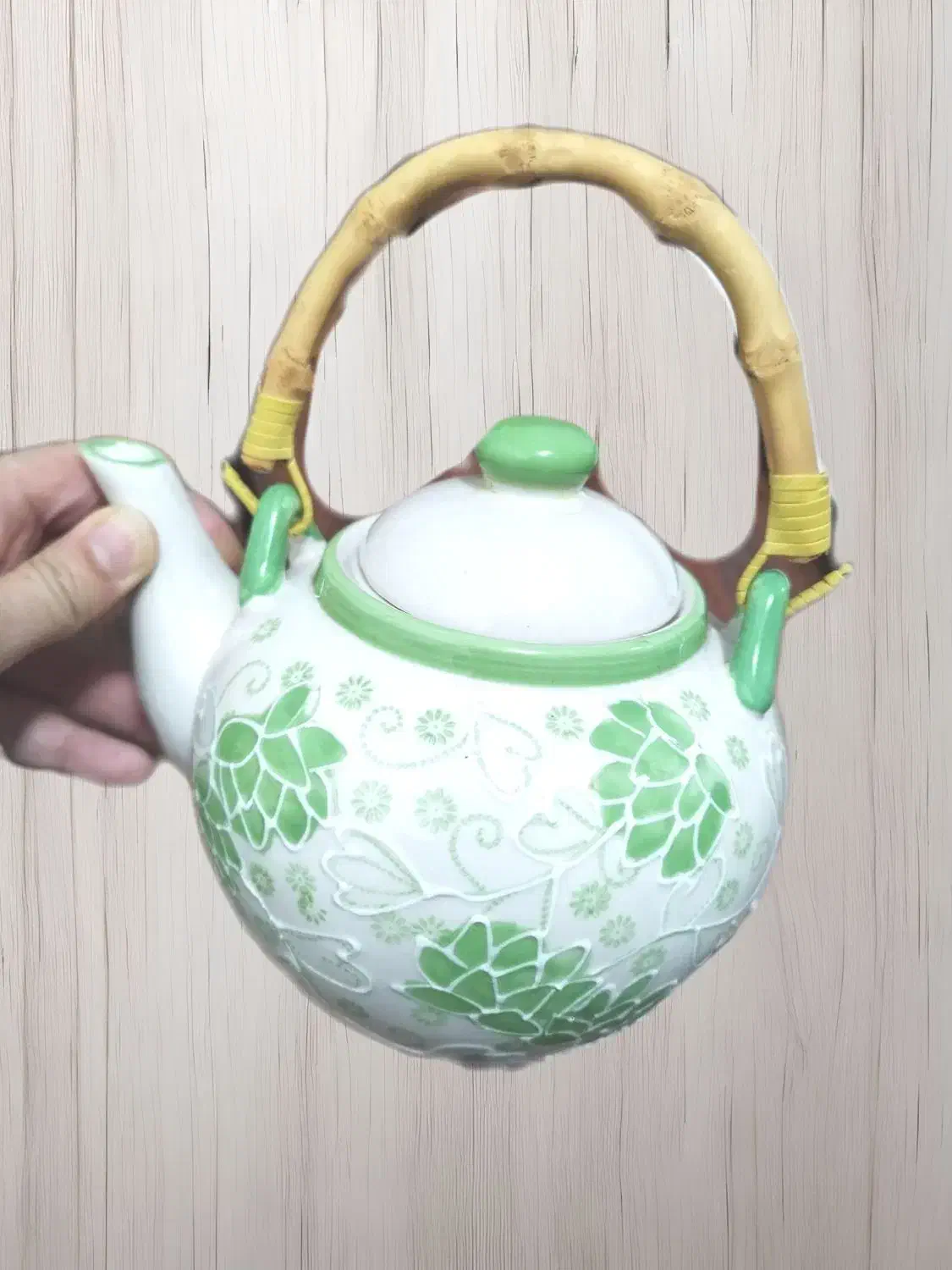 قوری چینی|قوری، کتری، قهوه‌ساز دستی|رشت, گلباغ نماز|دیوار