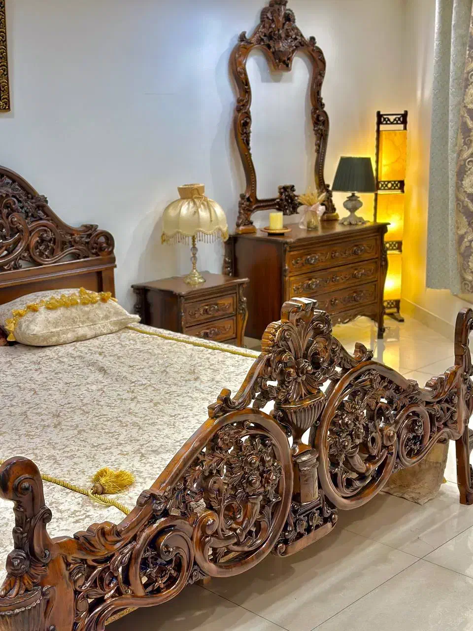 تخت دونفره چوبی سرویسخواب پر منبت|تخت و سرویس خواب|تهران, اختیاریه|دیوار