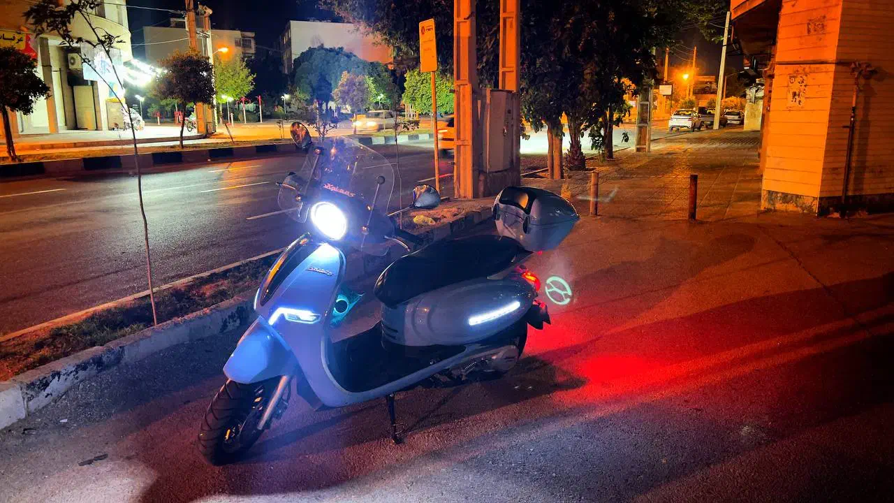 کاوان اس نیوفیس|موتورسیکلت|شیراز, خلدبرین|دیوار