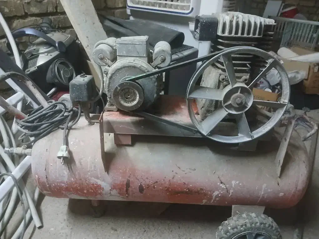 کمپرسور هوا ۸۰ ل سیلندر قوی  تخفیف جزئی پای معامله|ابزارآلات|اصفهان, فردوان|دیوار