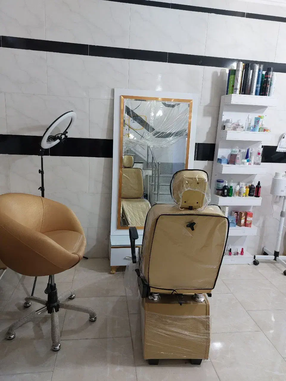 تجهیزات سالن زیبایی|آرایشگاه و سالن‌های زیبایی|جوین, |دیوار