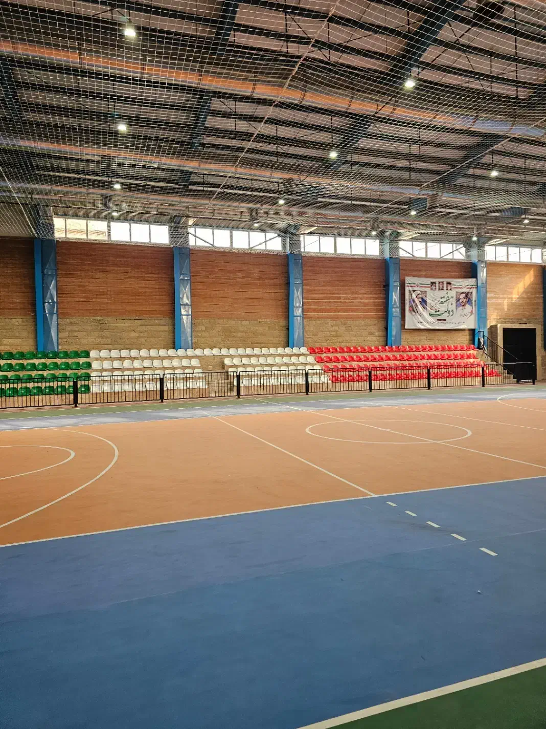 خدماتی آقا  با جای خواب|استخدام سرایداری و نظافت|ری, شهرک نظامی|دیوار