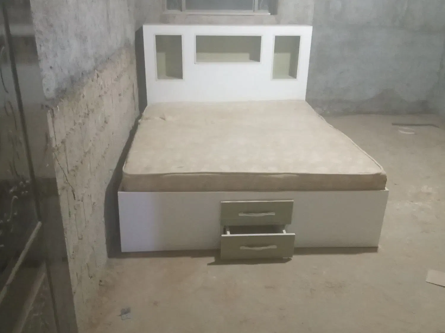 تخت خواب دو نفره|تخت و سرویس خواب|قشم, |دیوار