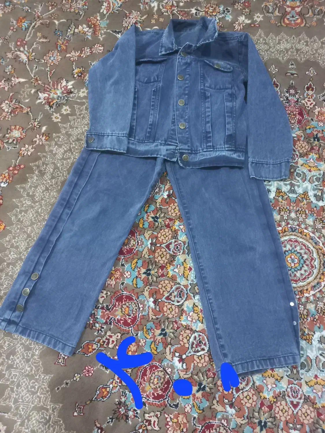 تعدادی لباس زنانه و دخترانه کاملا سالم|لباس|قم, نیروگاه|دیوار