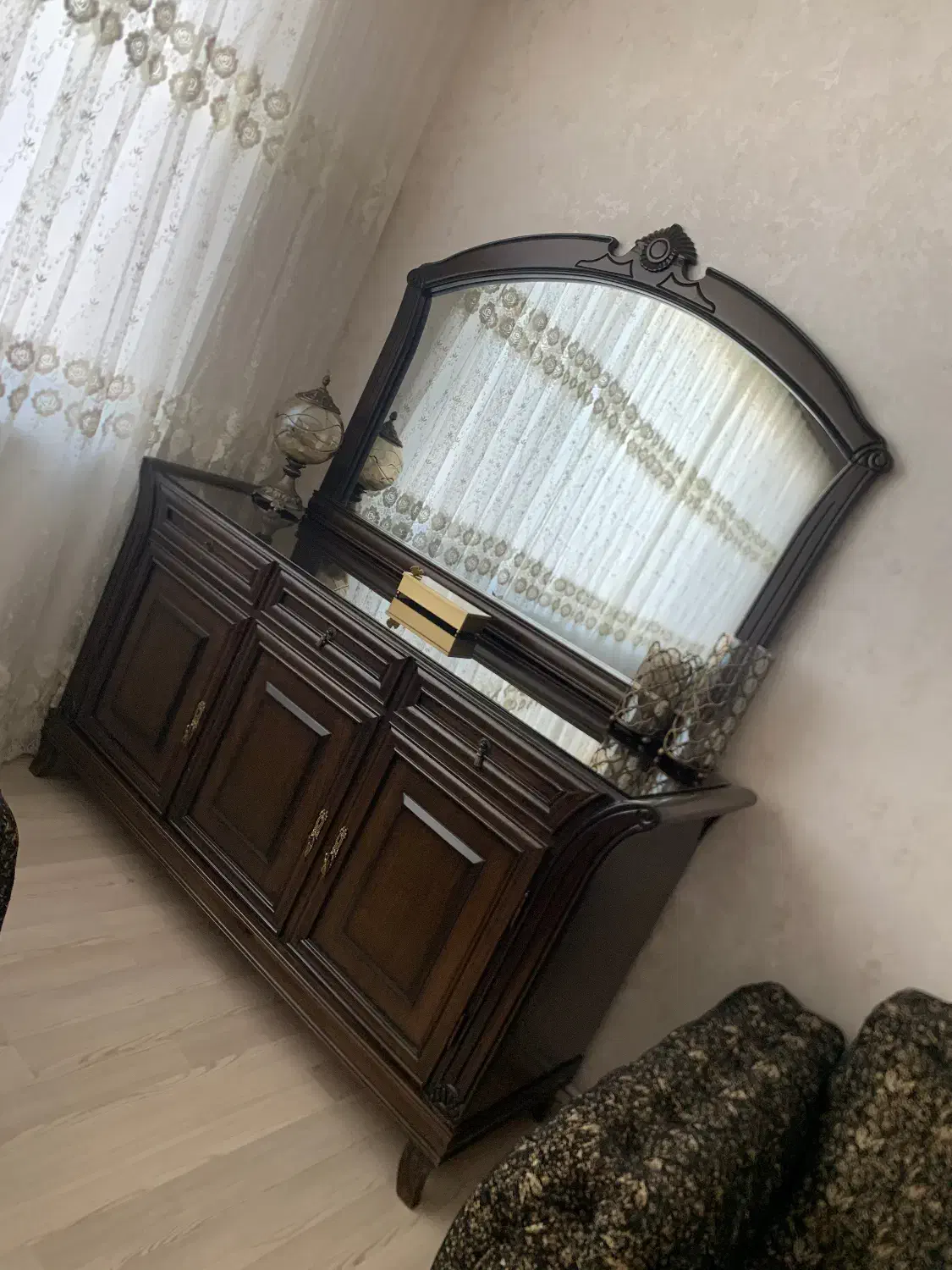 میز|بوفه، ویترین، کنسول|ماکو, |دیوار