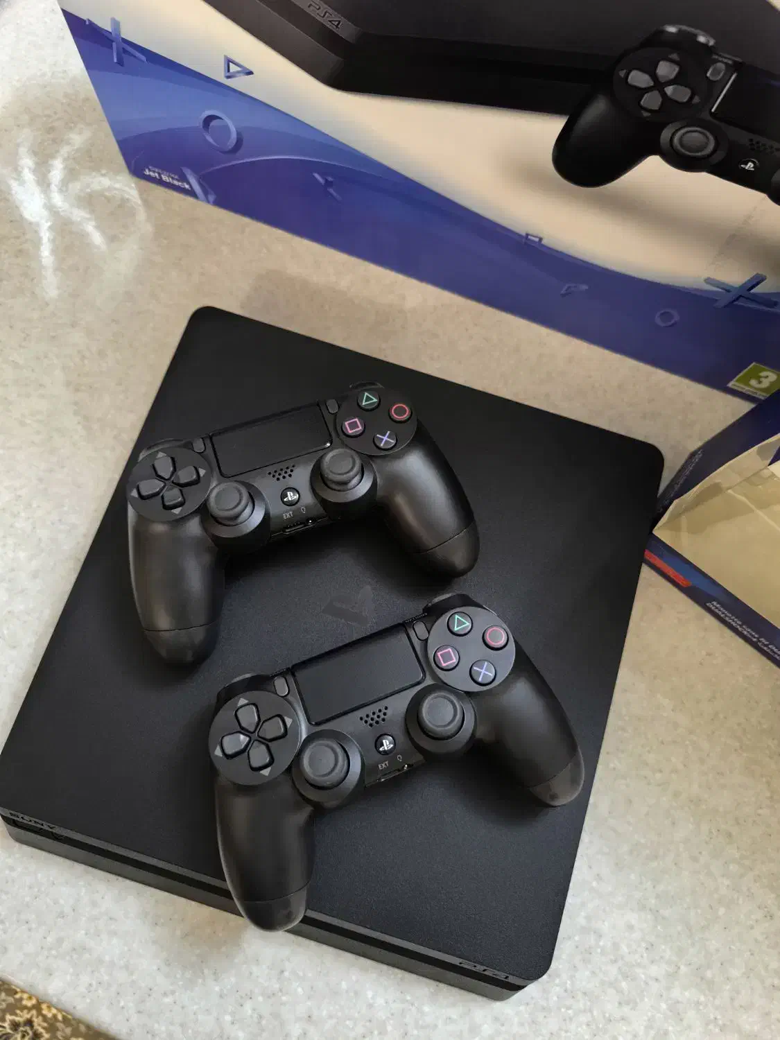 کنسول PS4 SLIM یک ترابایت دو دسته +بازی و گارانتی|کنسول، بازی ویدئویی و آنلاین|قرچک, میرزائی جنوبی|دیوار