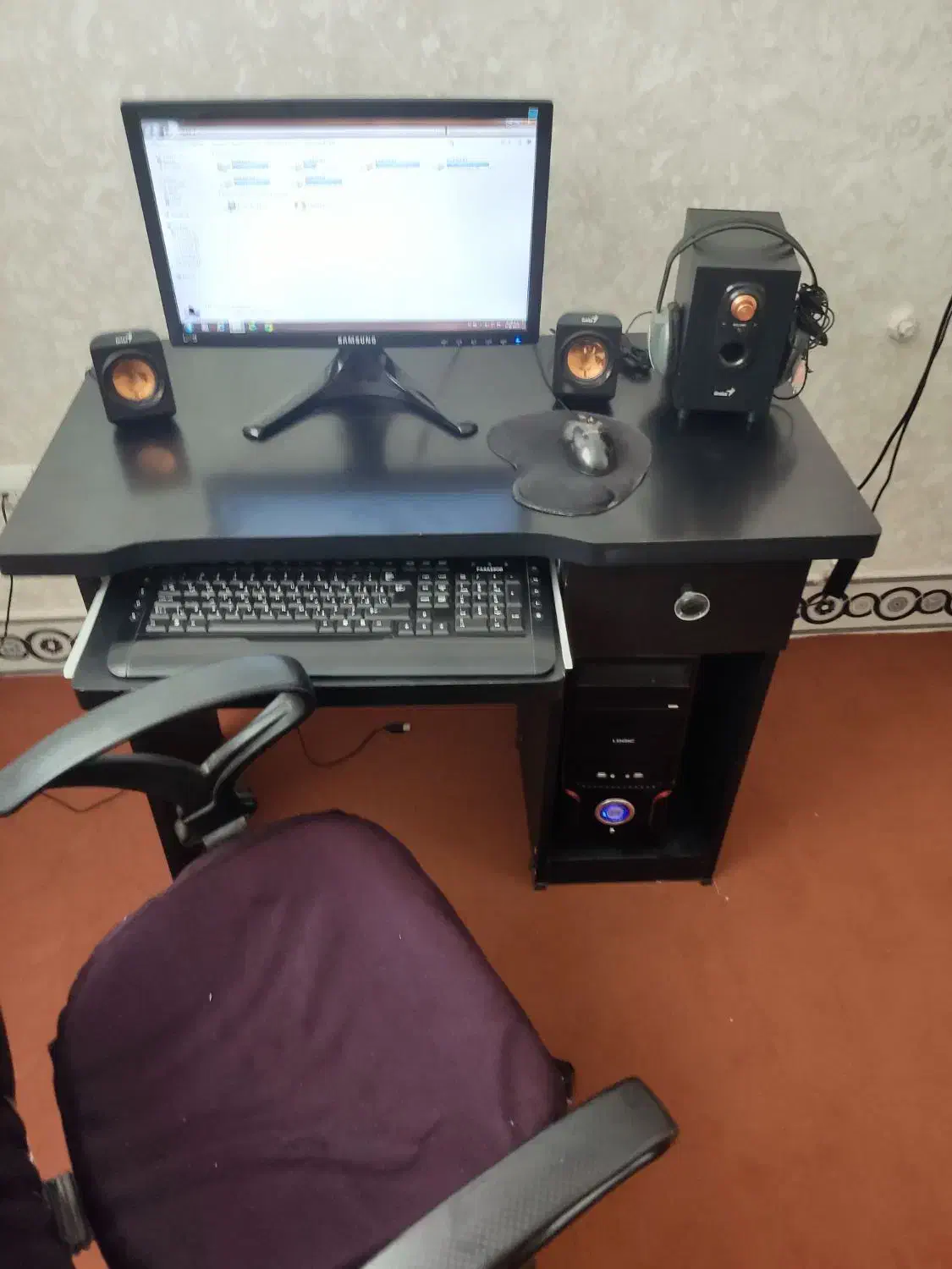 میز کامپیوتر همراه صندلی|میز تحریر و کامپیوتر|اسلام‌شهر, مطهری|دیوار