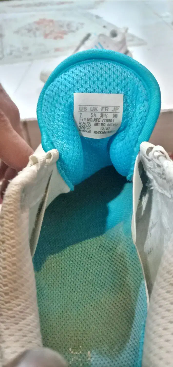 کتونی تنیس ادیداس اوکراینی|کیف، کفش، کمربند|کرج, شهرک سهرابیه|دیوار