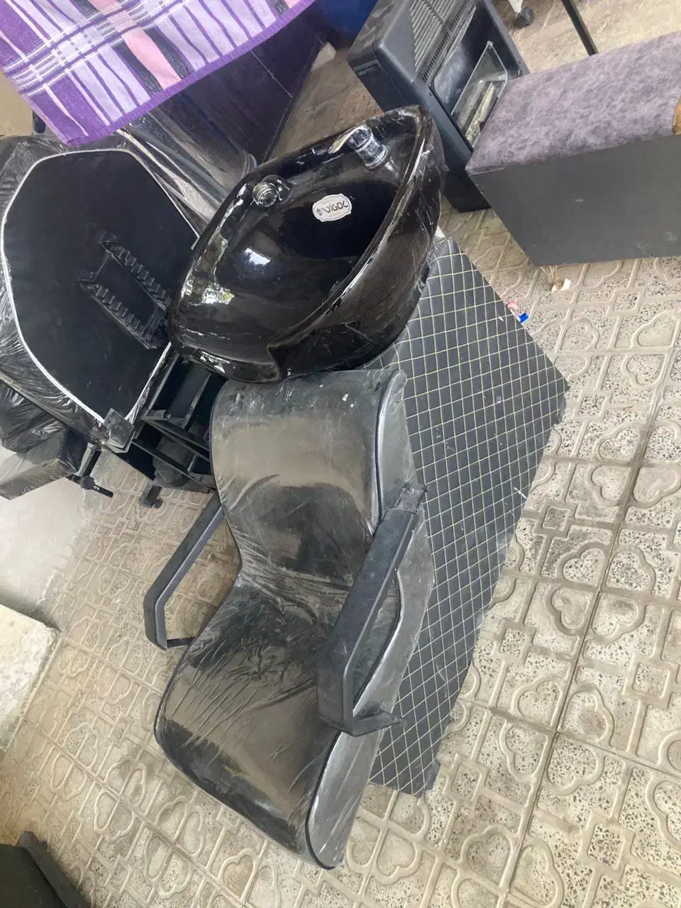 وسایل آرایشگاه زنانه و مردانه|آرایشگاه و سالن‌های زیبایی|فارسان, |دیوار