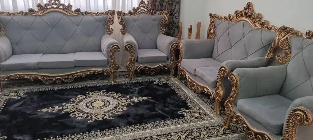 میز تلویزیون برنجی مبل سلطنتی|مبلمان خانگی و میز عسلی|پرند, فاز ۳|دیوار
