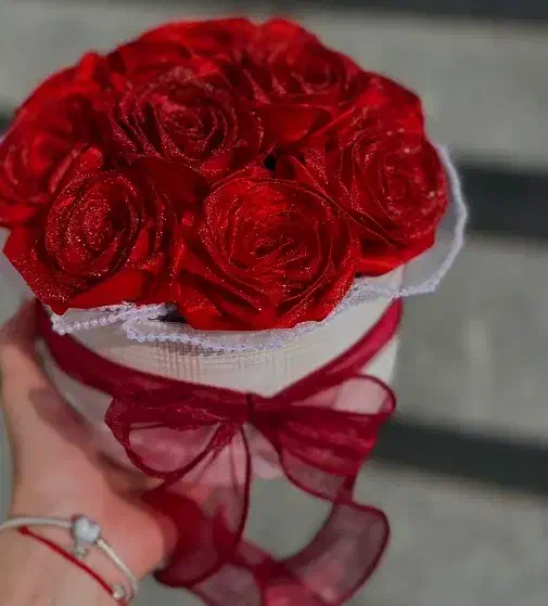 گل قرمز|گل مصنوعی|قروه, |دیوار