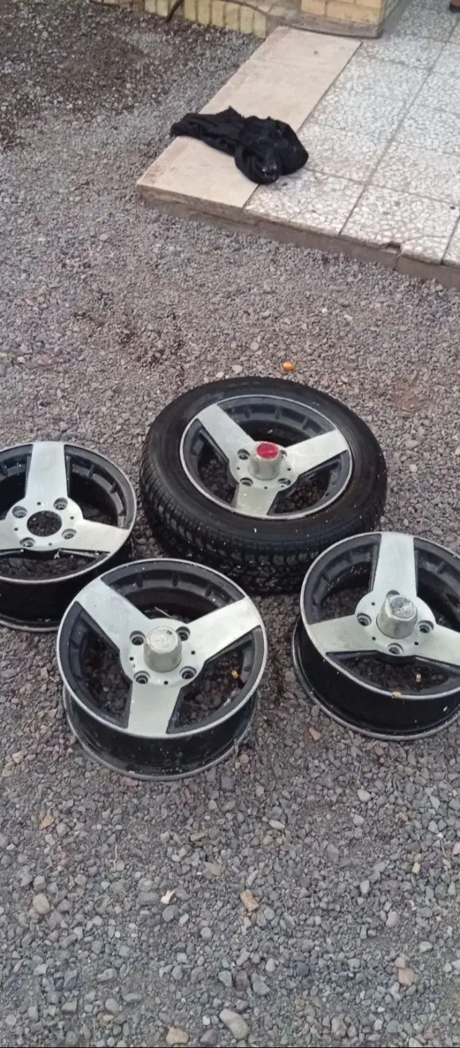 فروشی|قطعات یدکی و لوازم جانبی|نگین کویر, |دیوار