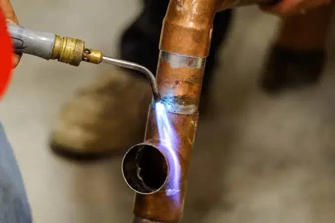 لوله کشی اسپلیت و داکت اسپلیت و VRF|خدمات پیشه و مهارت|تنکابن, |دیوار