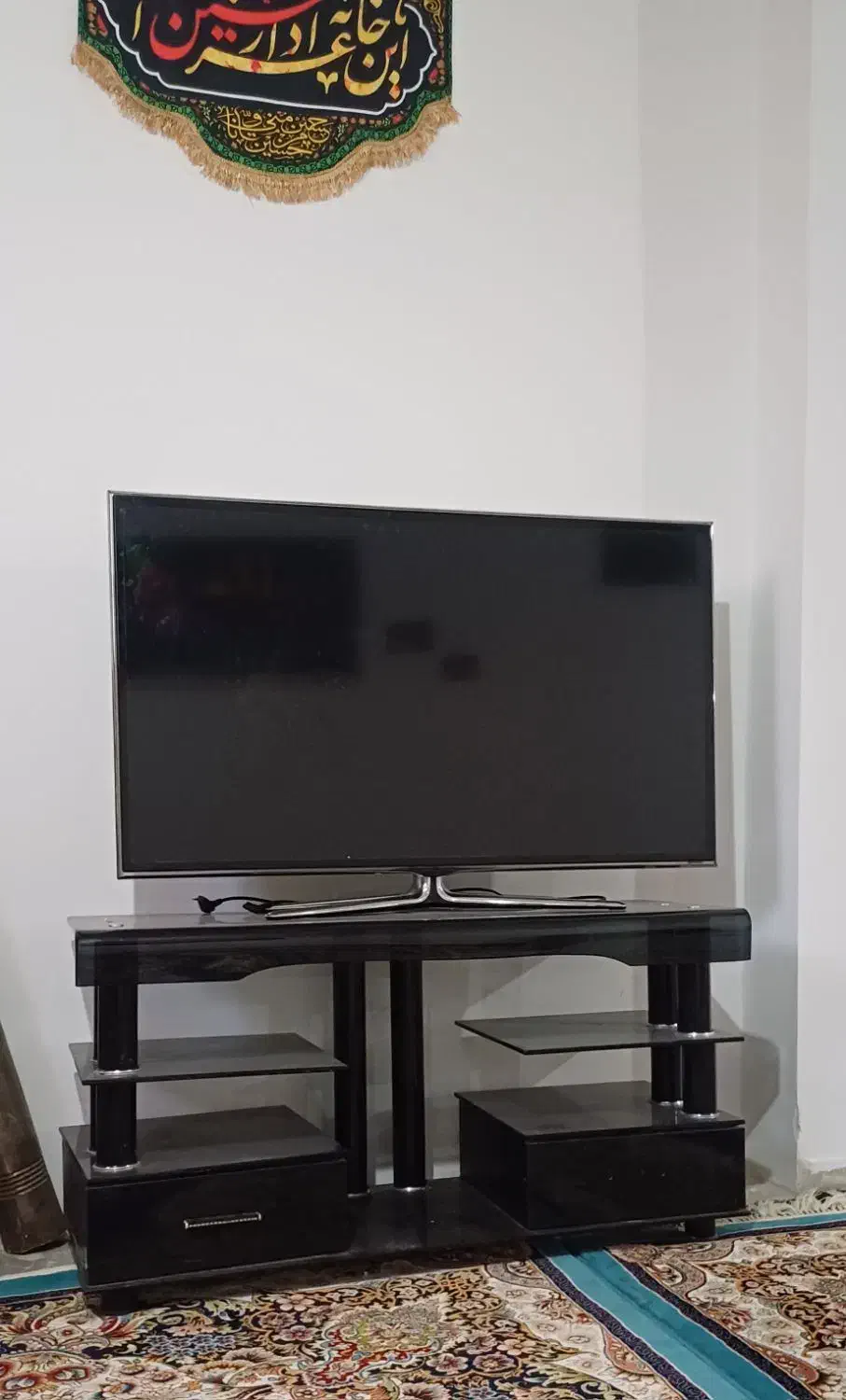 تلویزون سامسونگ با میز|تلویزیون و پروژکتور|اصفهان, آهنگران|دیوار