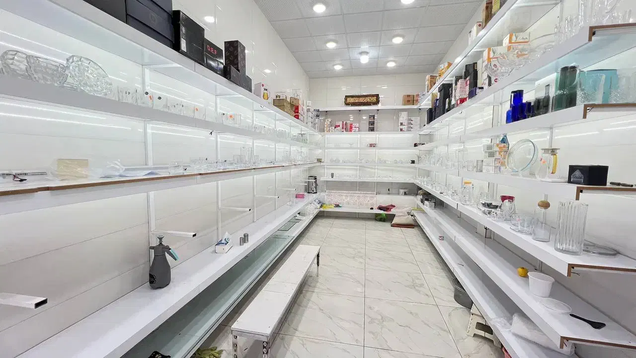 قفسه مغازه نو و درحد ویژه مغازه های شیک و مد روز|فروشگاه و مغازه|اشنویه, |دیوار