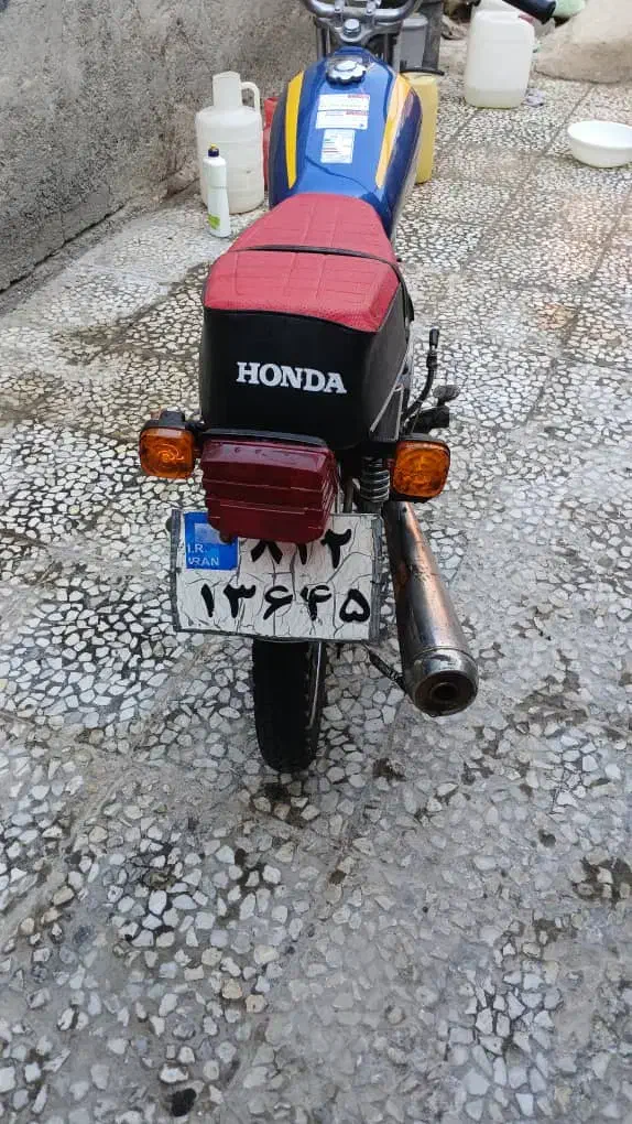 دو عدد موتور سیکلت هوندا مزایده‌ای در حد خشک|موتورسیکلت|زاهدان, |دیوار