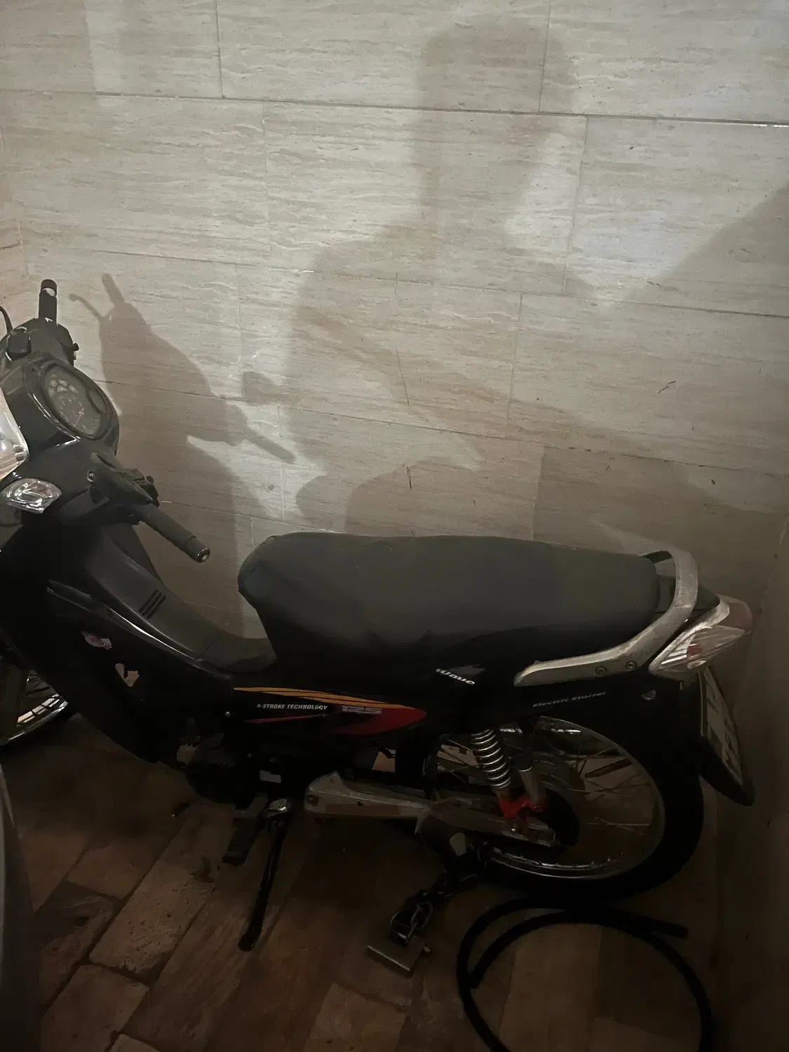 موتور طرح ویو مدل ۹۳ سالم و بدون خطو خش لاستیک نو|موتورسیکلت|کرج, دهقان ویلا|دیوار