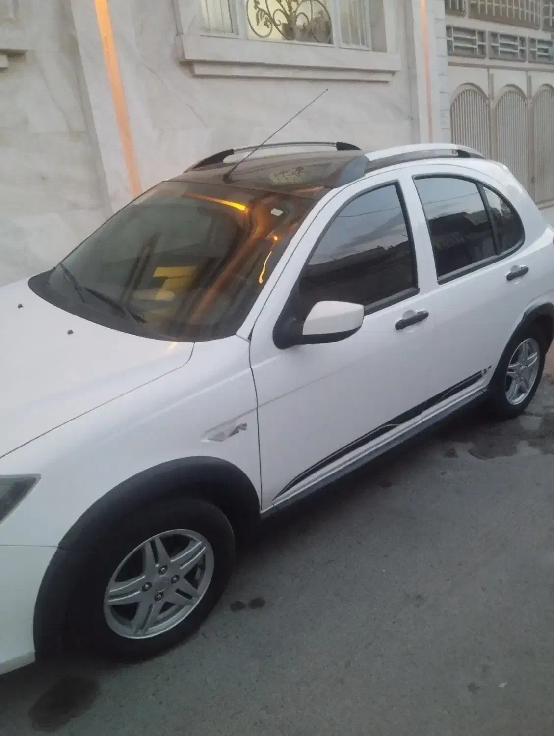 کوییک Rمدل1401سقف مشکی|خودرو سواری و وانت|بیرجند, |دیوار