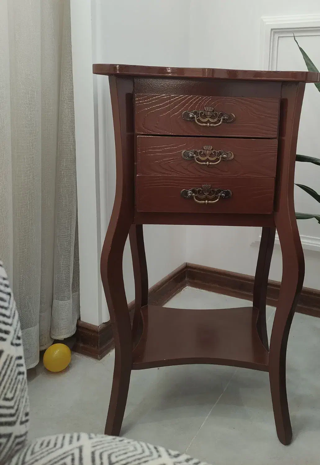 میز تلفن|میز تلفن|کاشان, فین بزرگ|دیوار