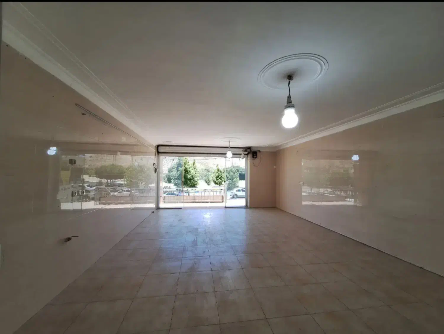 اجازه مغازه ۵۲ متری|اجارهٔ مغازه و غرفه|صدرا-فارس, فاز ۱|دیوار