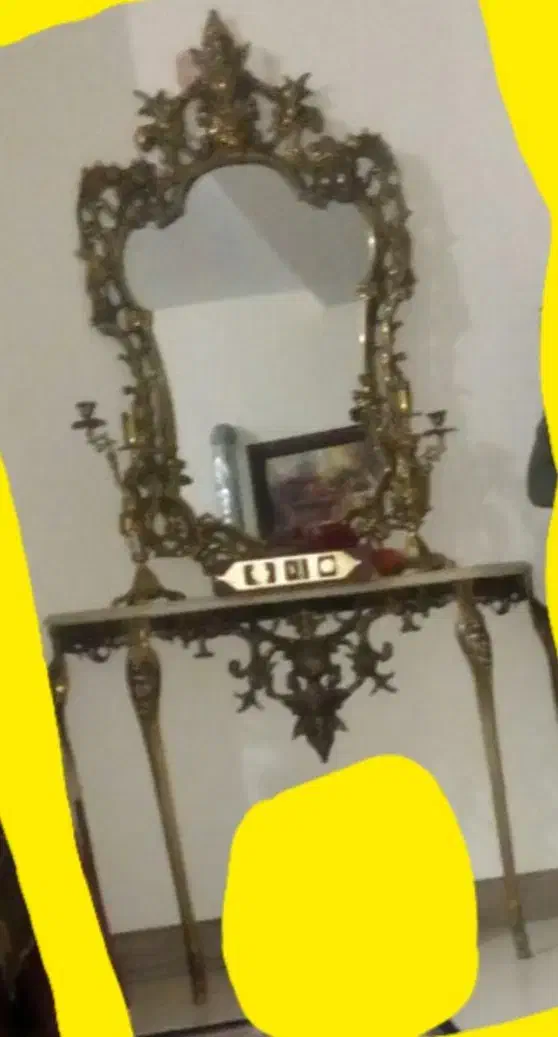 آیینه و شمعدان برنج|آینه|قدس, شهر‌قدس|دیوار