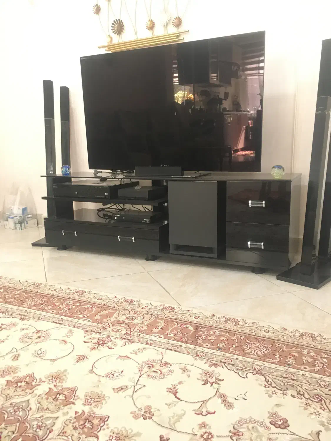 میز تلویزیون بسیار تمیز و در حد نو|میز تلویزیون|تهران, مدائن|دیوار