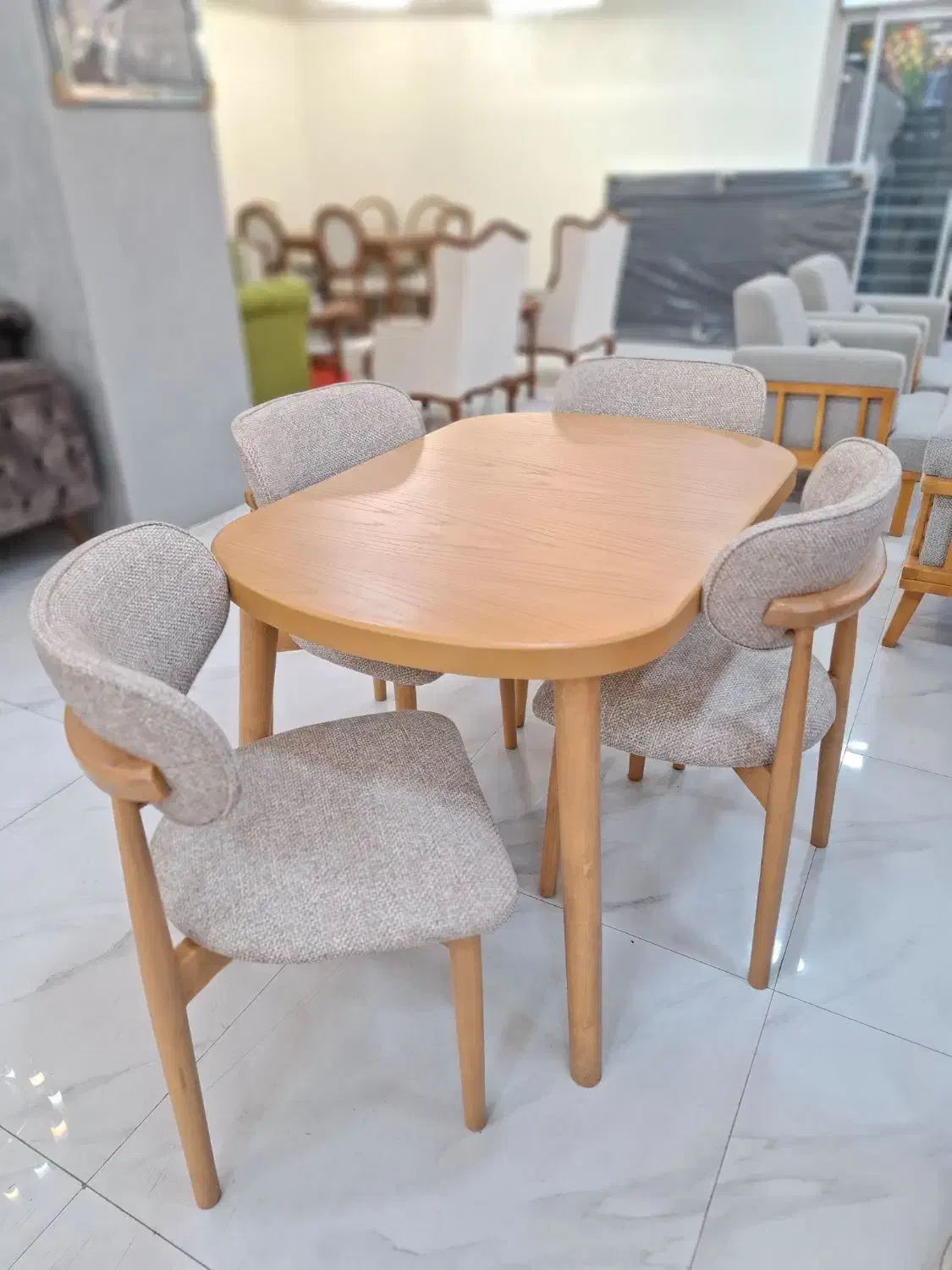 غذاخوری فوق العاده راحت/کلاف اصلی/اقساط ۳ ماهه|میز و صندلی غذاخوری|صدرا-فارس, فاز ۱|دیوار