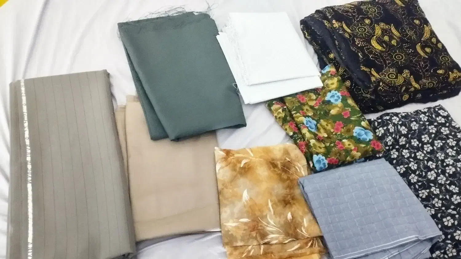 تعدای پارچه نو شلوار مردانه چادر وپیراهن نونو1850|لباس|مشهد, بهمن|دیوار