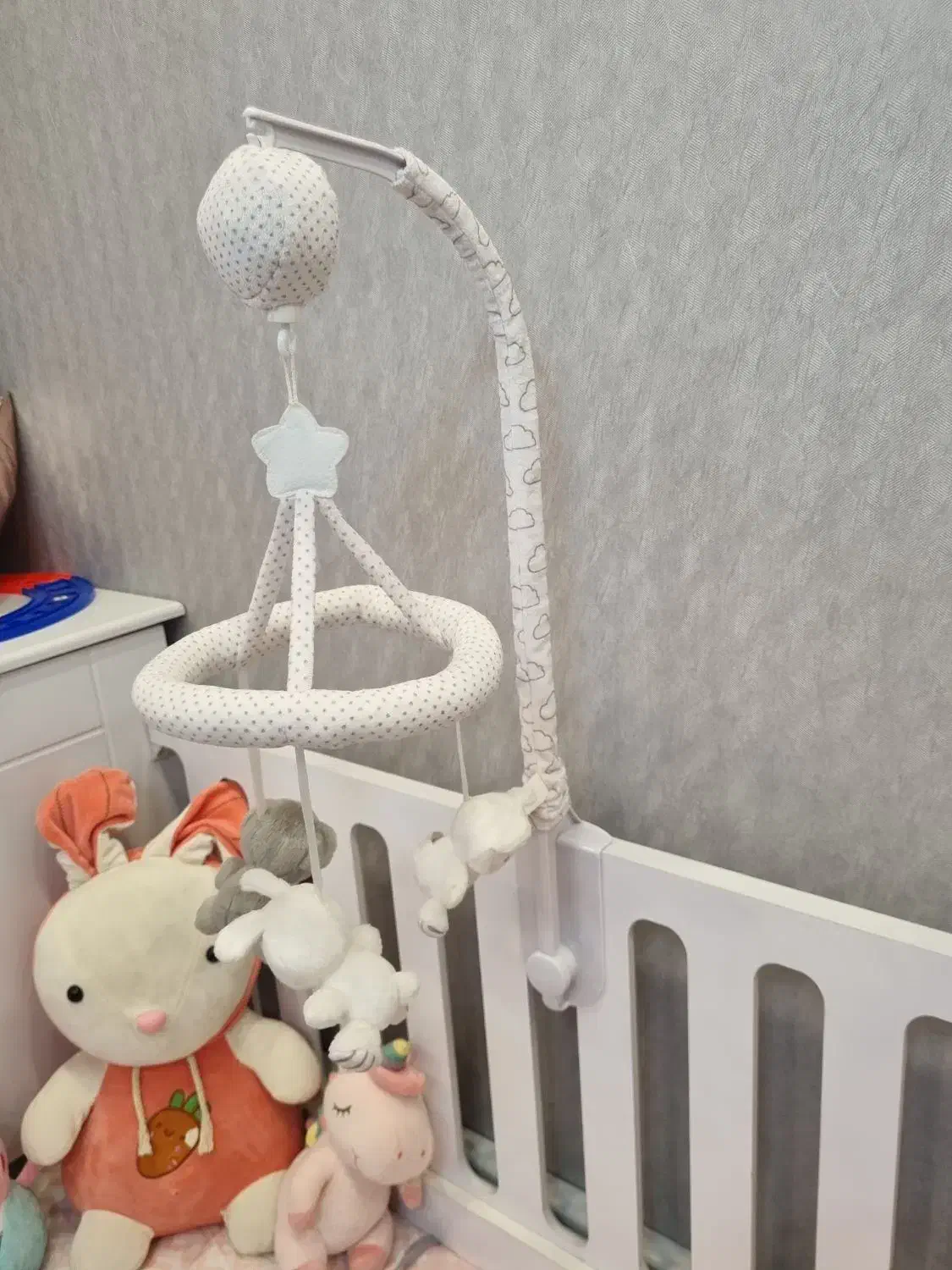 آویز موزیکال بالای تخت playgro|تخت و سرویس خواب|رشت, معلم|دیوار