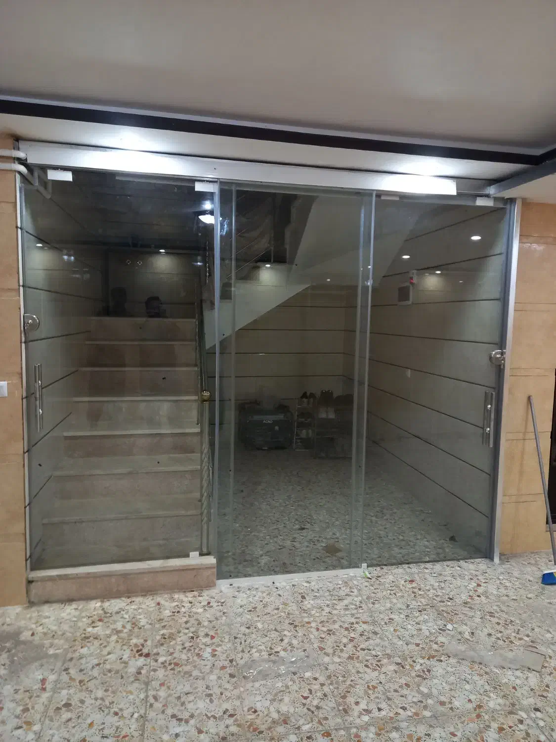 صنایع شیشه سکوریت مهرداد|خدمات پیشه و مهارت|لاهیجان, طالقانی|دیوار