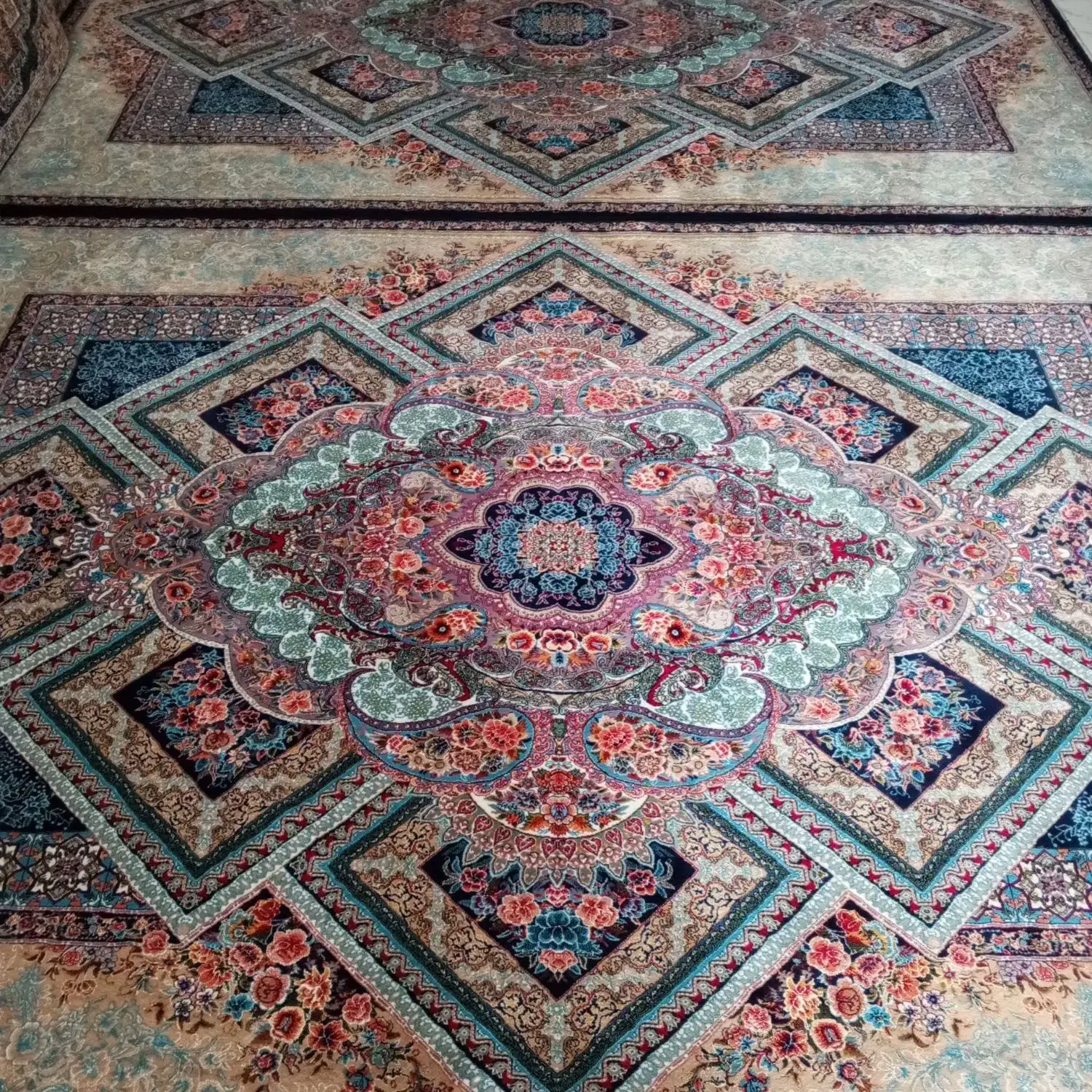 ۲تخته فرش۶متری۷۰۰شانه مناسب جهیزیه|فرش|ورامین, ریحان آباد|دیوار